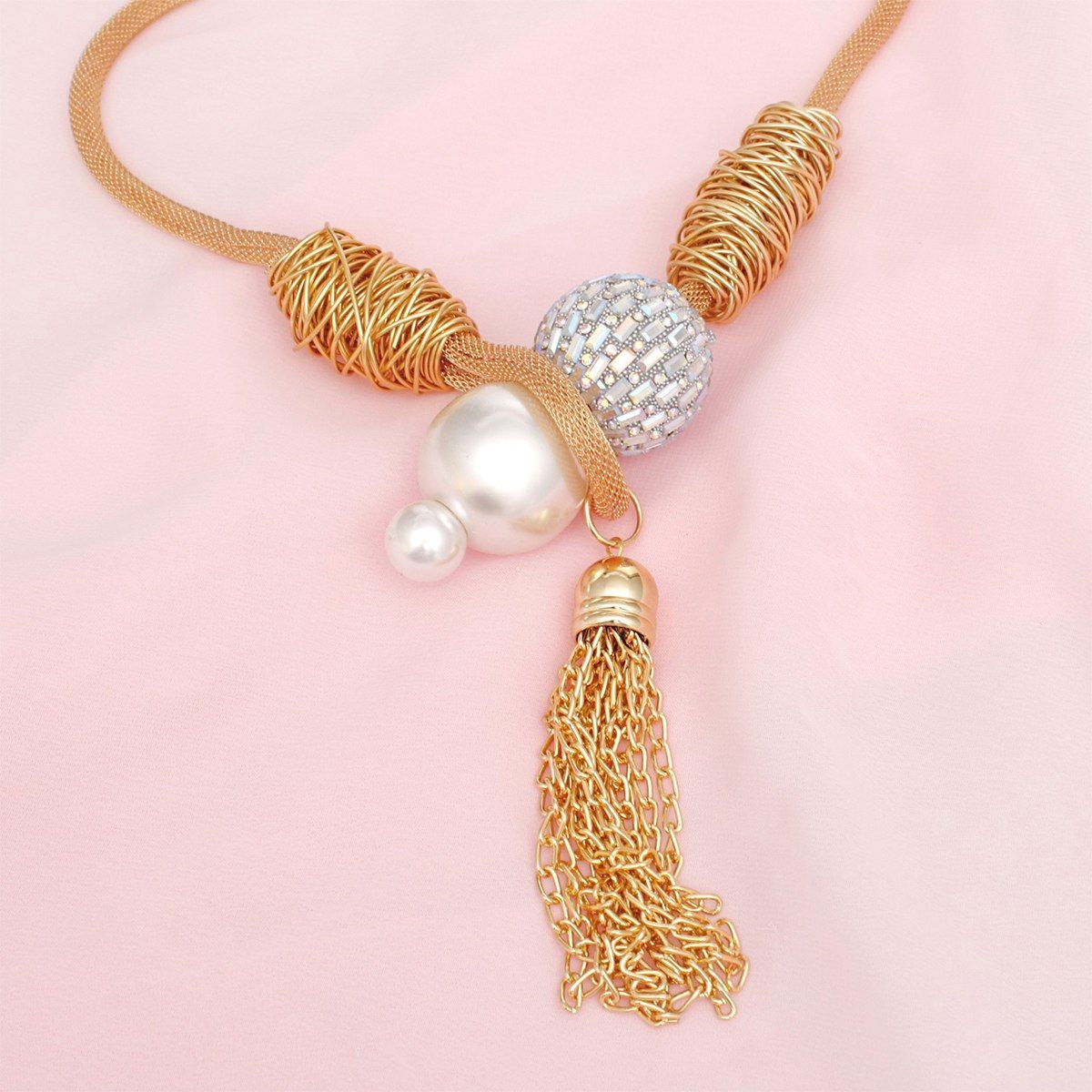 Toggle Pearl and Aurbo Tassel Gold Chain Necklace
